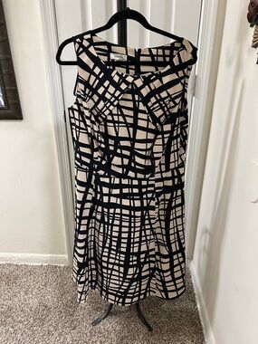dressbarn Black and Cream Sleeveless Geometric Midi Dress